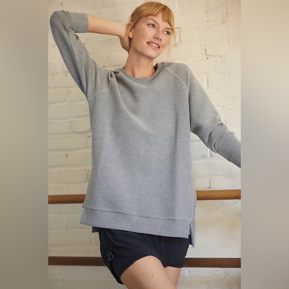 Varley Light Gray Raglan Sweatshirt